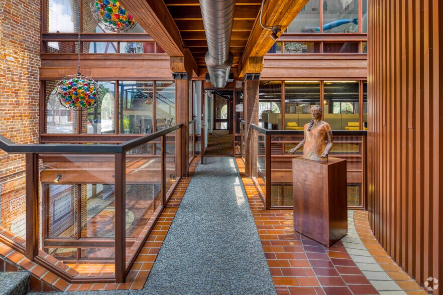 More Photos Of 100 3rd St S, Saint Petersburg Loft Creative Space For Lease