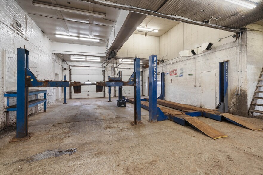 More Photos Of 4001 E 2nd St, Superior Auto Repair For Sale