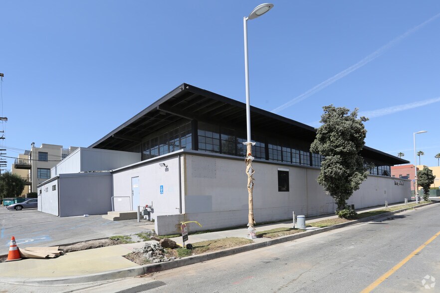 More Photos Of 1560 12th St, Santa Monica Loft Creative Space For Sale
