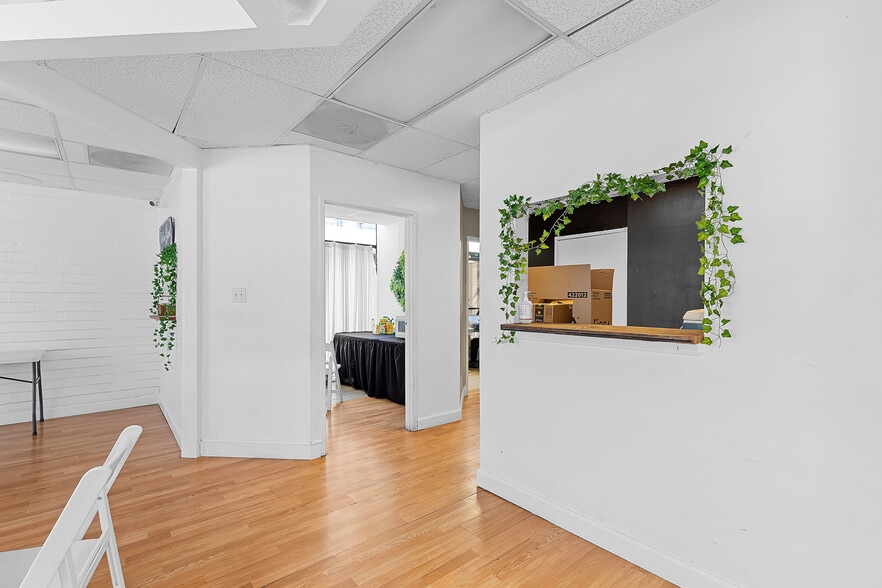 More Photos Of 2000-2010 W Lincoln Ave, Anaheim Freestanding For Sale