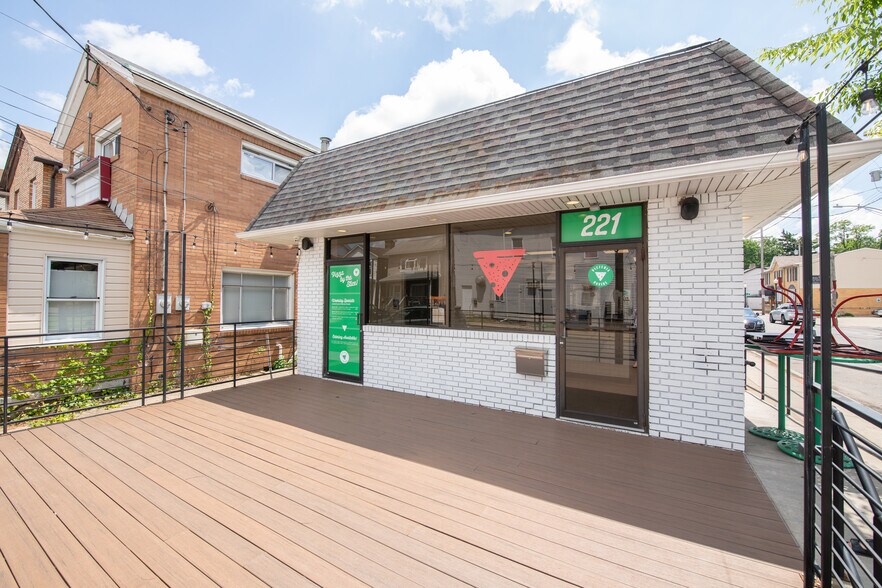 More Photos Of 221 2nd Ave, Carnegie Freestanding For Sale