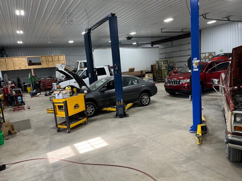 More Photos Of 7511 S St Rd 55, Oxford Warehouse For Sale