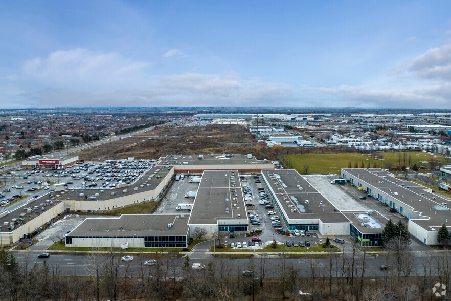 More Photos Of 945 Middlefield Rd, Toronto Warehouse For Lease