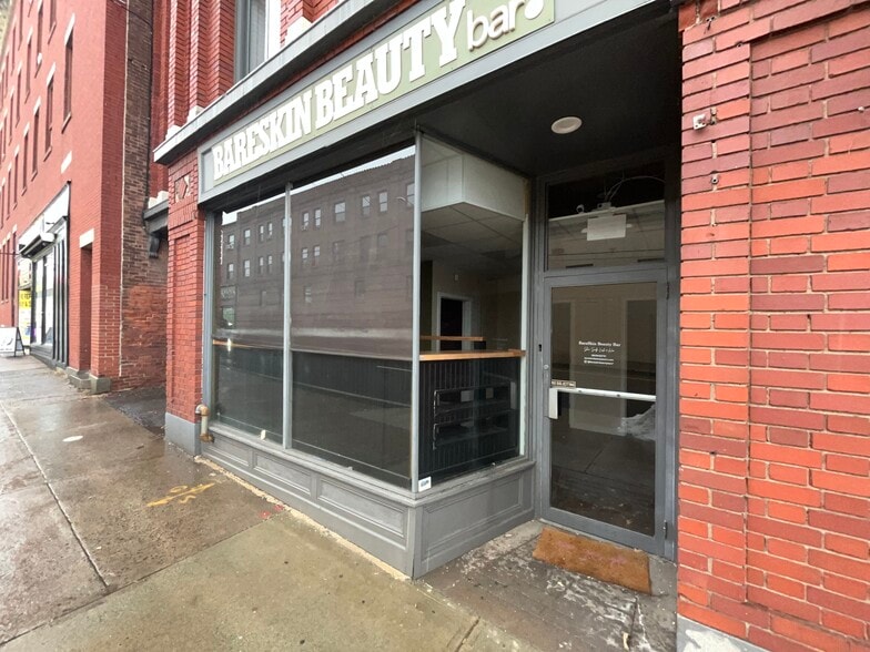 Primary Photo Of 62 Washington St, Middletown Office For Lease