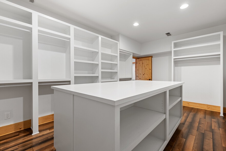 More Photos Of 5735 Archer Ave, Cumming Apartments For Sale