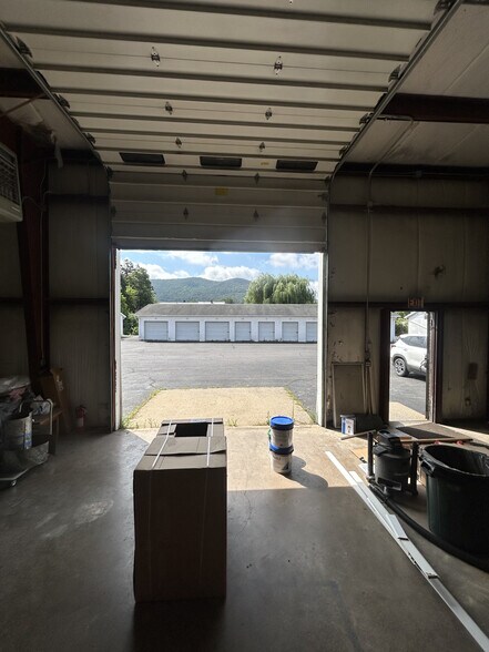 More Photos Of 205 Fleming St, Williamsport Self Storage For Lease