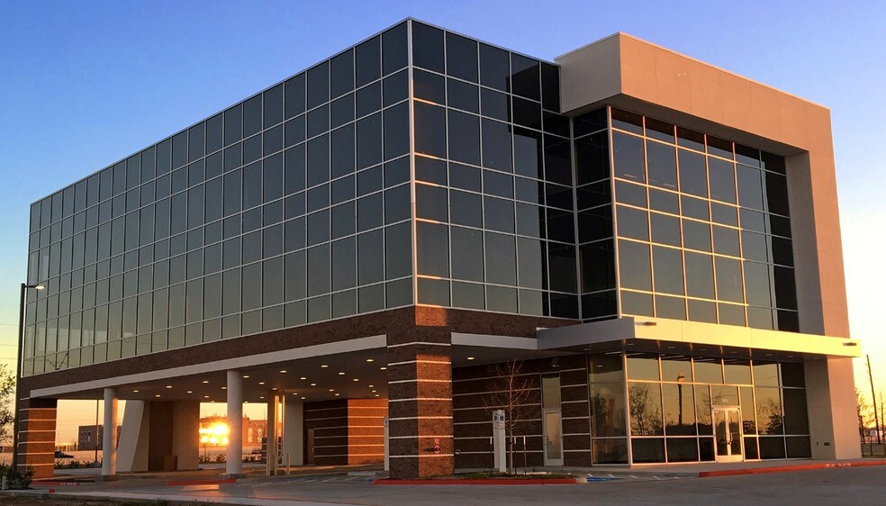 More Photos Of 6914 Brisbane Ct, Sugar Land Medical For Lease