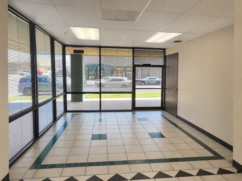 More Photos Of 21561-21591 Surveyor Cir, Huntington Beach Manufacturing For Sale
