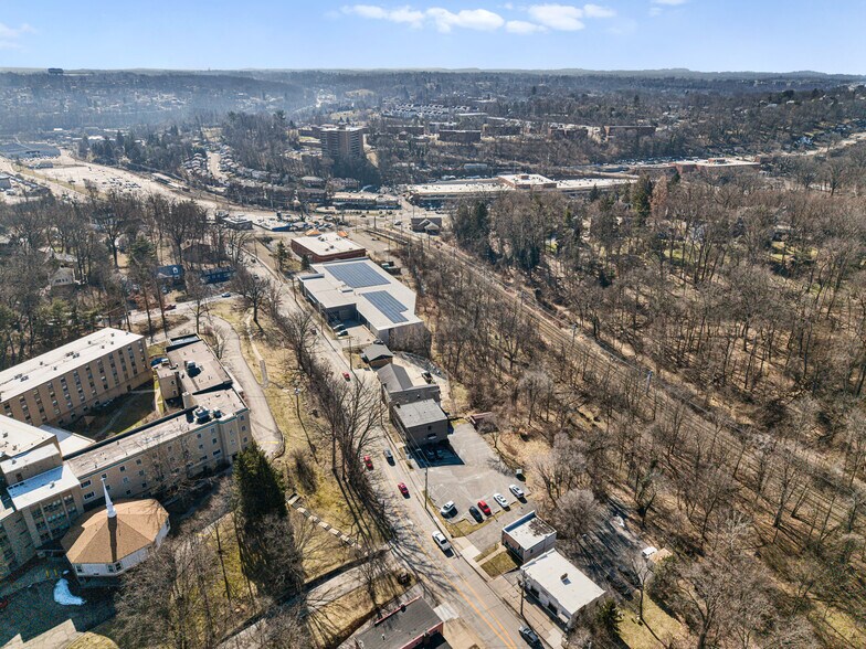 More Photos Of 450 Castle Shannon Blvd, Pittsburgh Storefront For Sale