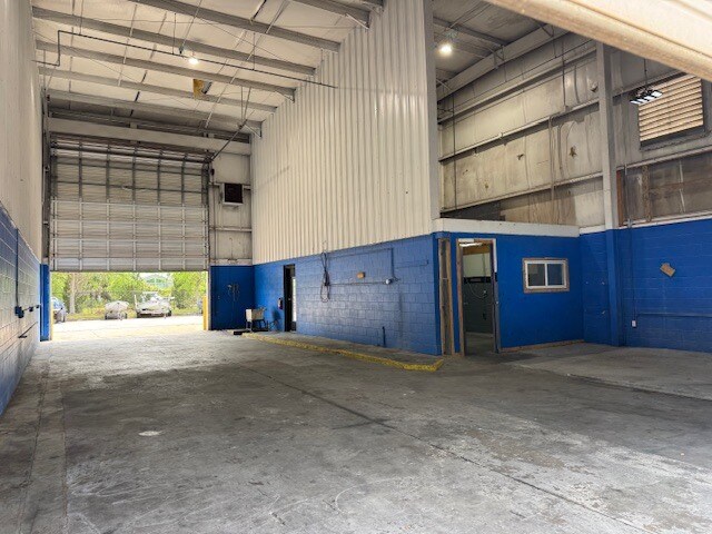More Photos Of 724 S Nova Rd, Ormond Beach Service For Lease