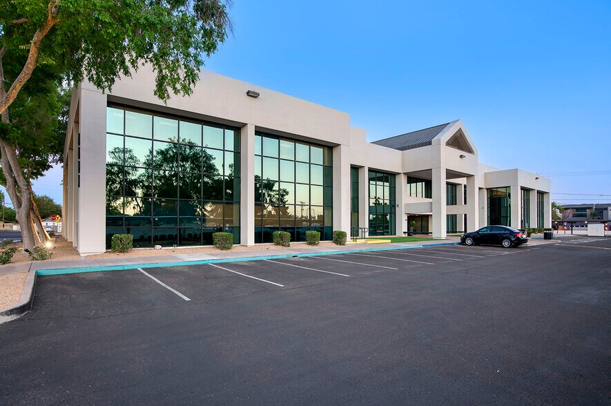 More Photos Of 4400 N 32nd St, Phoenix Medical For Lease