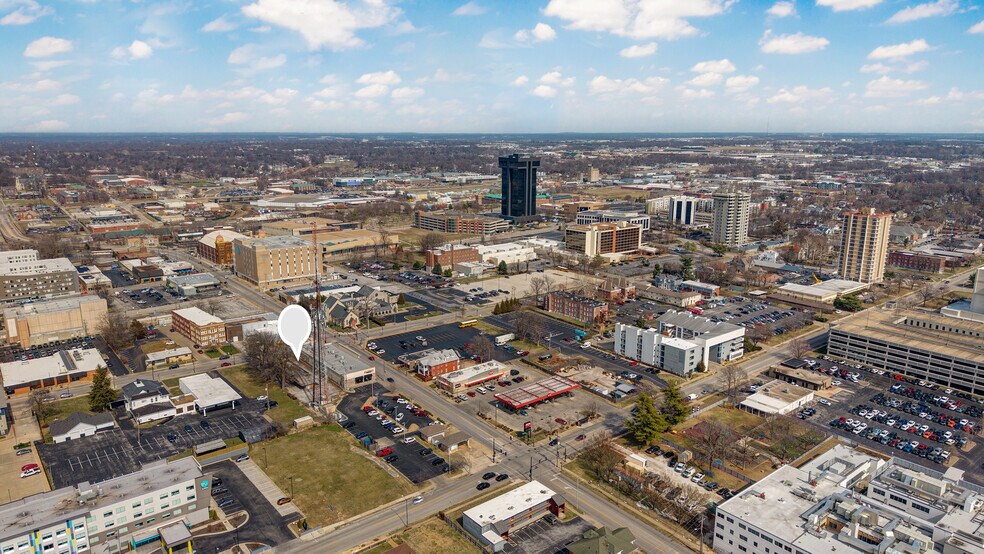 More Photos Of 532 E Walnut St, Springfield Freestanding For Sale