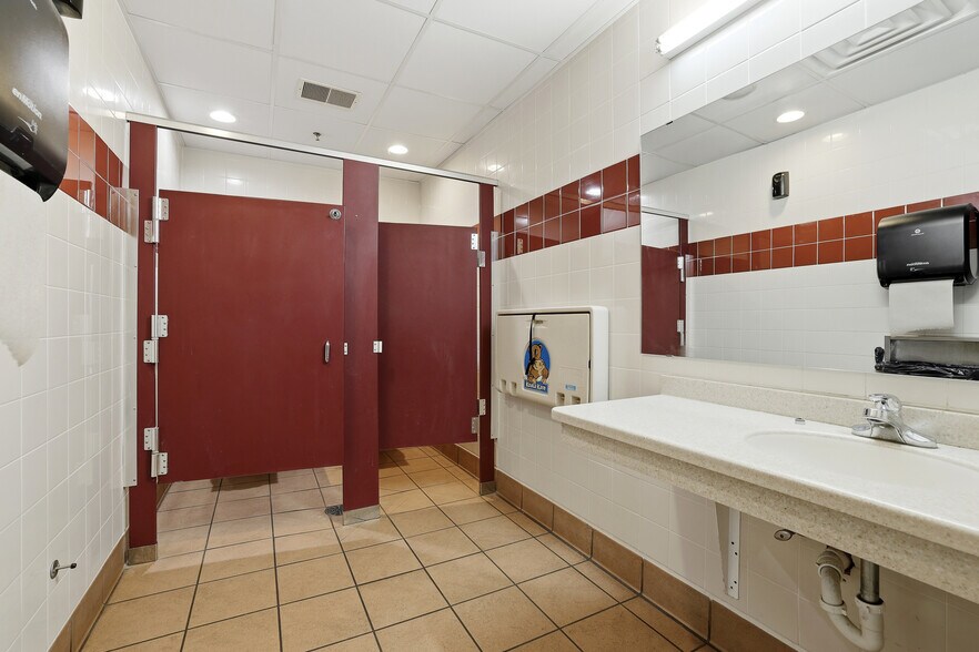 More Photos Of 143 Division St, Stevens Point Restaurant For Sale