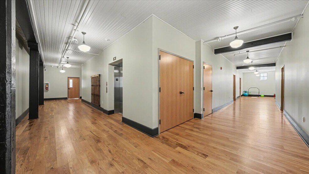 More Photos Of 102 Walnut St, Winona Office Residential For Sale