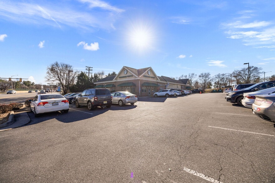 More Photos Of 1326 Hillside Ave, Harrisonburg Freestanding For Lease