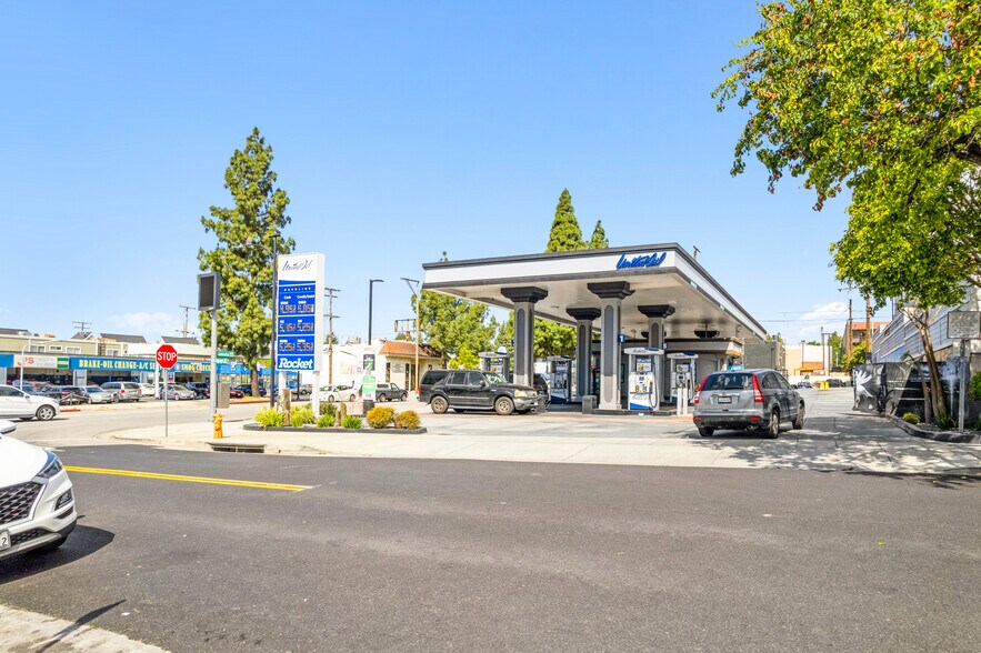 More Photos Of 250 S Glenoaks Blvd, Burbank Service Station For Sale
