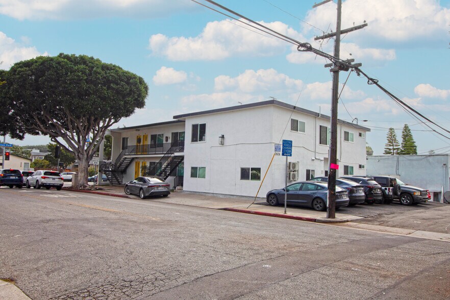 More Photos Of 2626 Cloverfield Blvd, Santa Monica Apartments For Sale