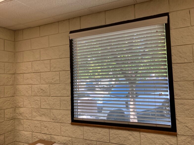 More Photos Of 513-519 W Center St, Visalia Coworking Space