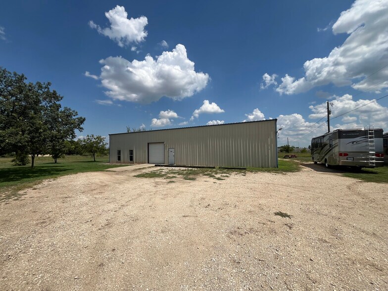 More Photos Of 2331 Bolton Rd, Marion Warehouse For Lease
