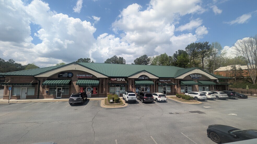More Photos Of 45 Old Peachtree Rd NW, Suwanee Unknown For Lease