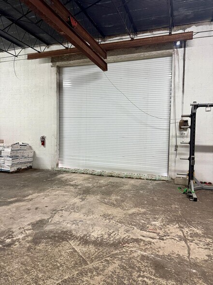 More Photos Of 6236 Miramar Pky, Miramar Showroom For Lease