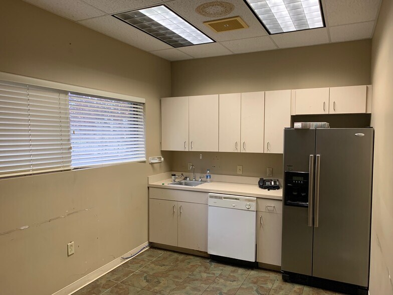 More Photos Of 5022 Old Godsey Ln, Hixson Medical For Lease