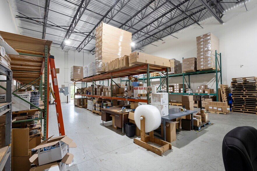 More Photos Of 8750 Exchange Dr, Orlando Warehouse For Sale