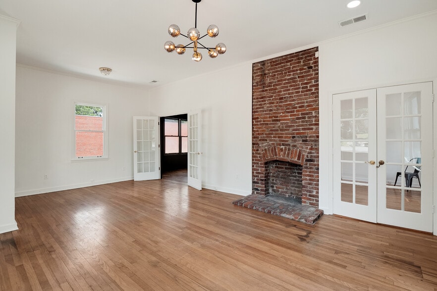 More Photos Of 574 S Cooper St, Memphis Office For Lease