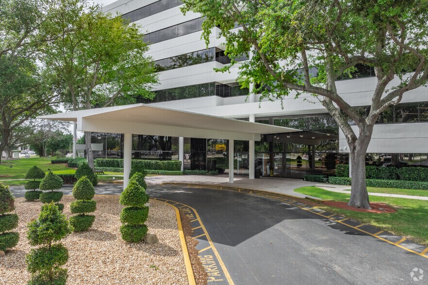 More Photos Of 1901 W Cypress Creek Rd, Fort Lauderdale Office For Lease