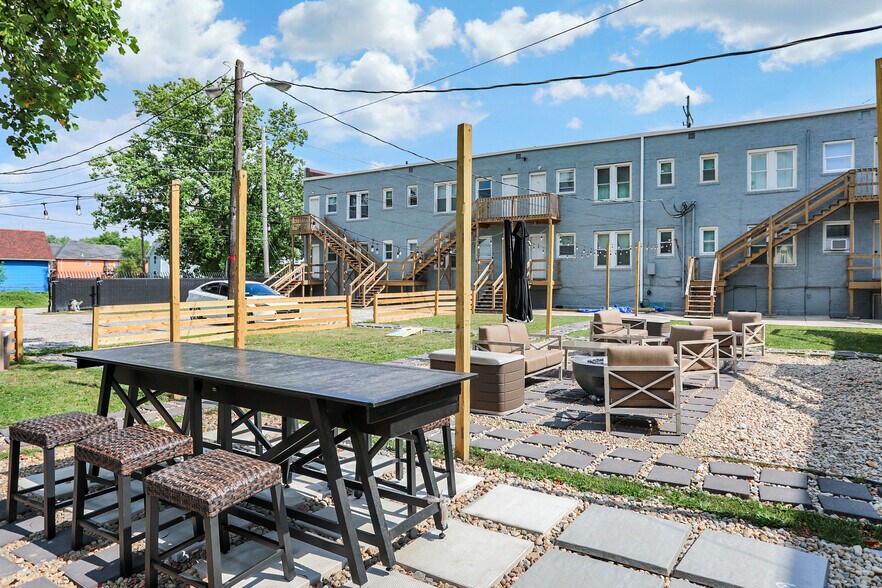 More Photos Of 1918 W Washington St, Indianapolis Apartments For Sale