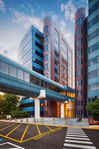 More Photos Of 9302 Lee Hwy, Fairfax Office For Lease