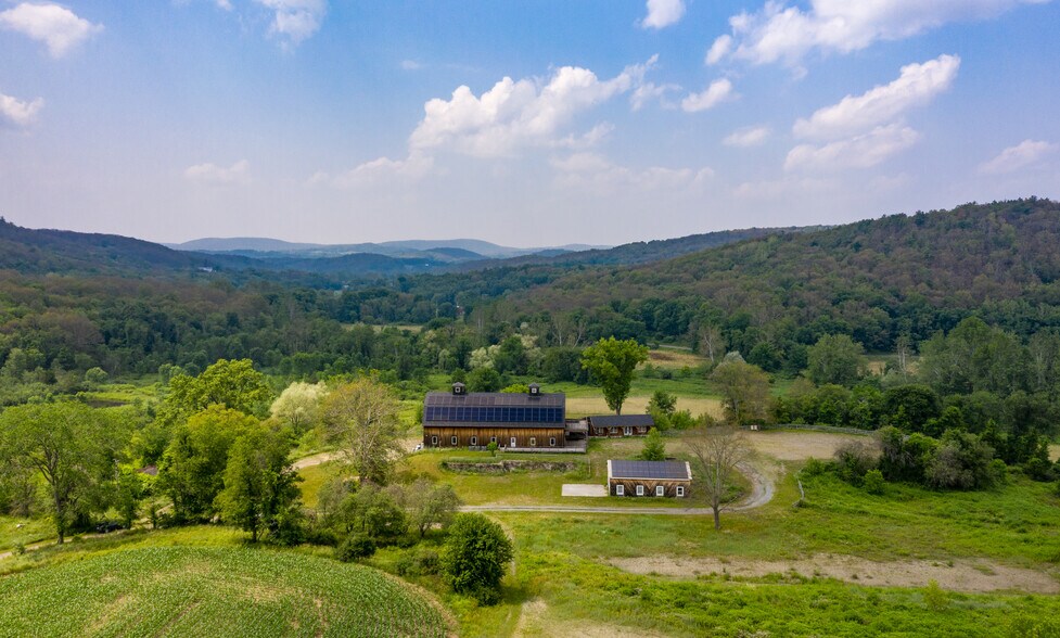 More Photos Of 98 Ryan Rd, Pine Plains Freestanding For Sale