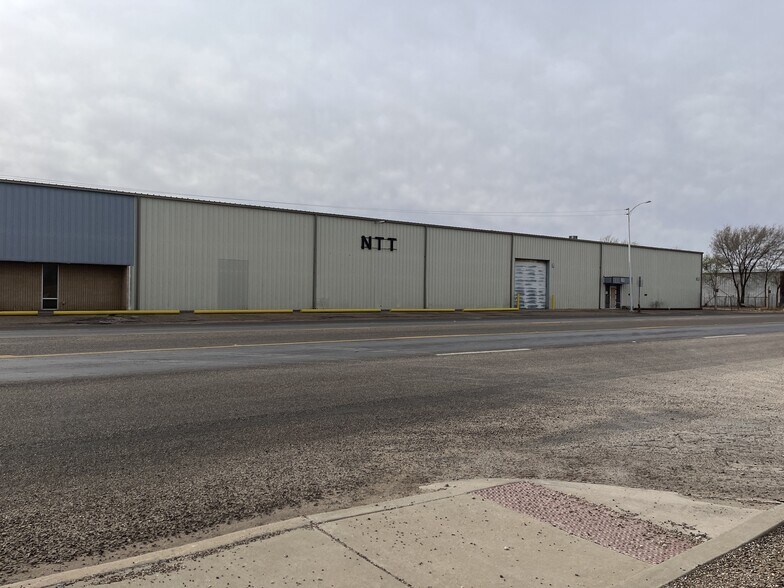 More Photos Of 1012 E Waylon Jennings Blvd, Littlefield Industrial For Sale