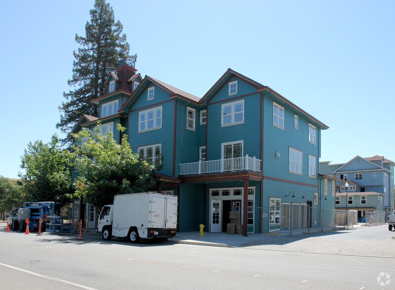 More Photos Of 220 Windsor River Rd, Windsor Apartments For Sale