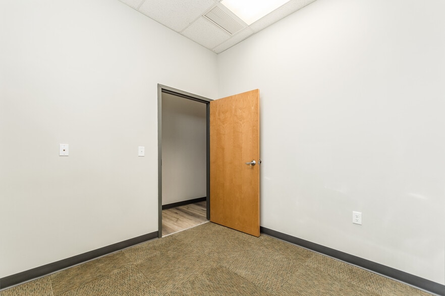 More Photos Of 1251 W Broad St, Columbus Storefront Retail Office For Sale