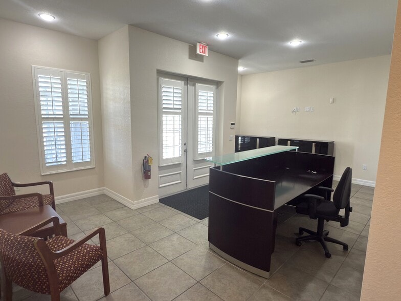More Photos Of 8379 Gasparilla Rd, Port Charlotte Office For Sale