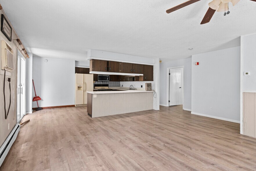 More Photos Of 7596 E State St, Central Lake Apartments For Sale