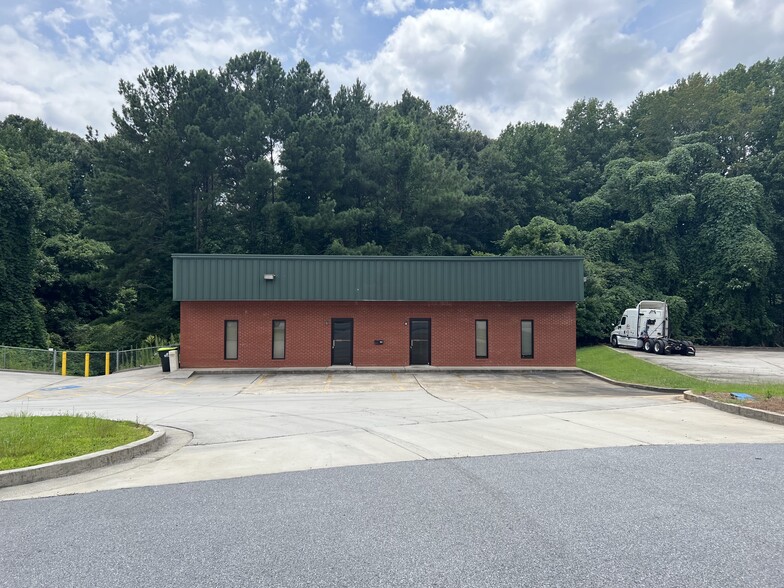 Primary Photo Of 748 Veterans Pky, Jonesboro Light Distribution For Lease