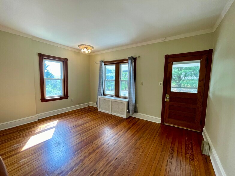 More Photos Of 692 Lenni Rd, Aston Warehouse For Sale