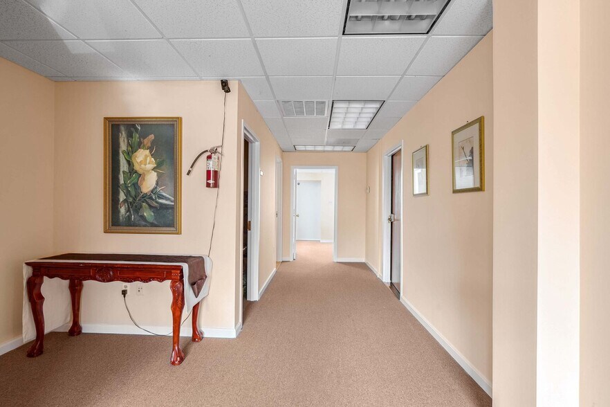 More Photos Of 1420 Prince St, Alexandria Office For Sale