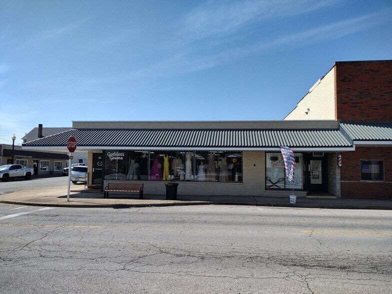 More Photos Of 29-33 S Oak St, Union Storefront Retail Office For Sale