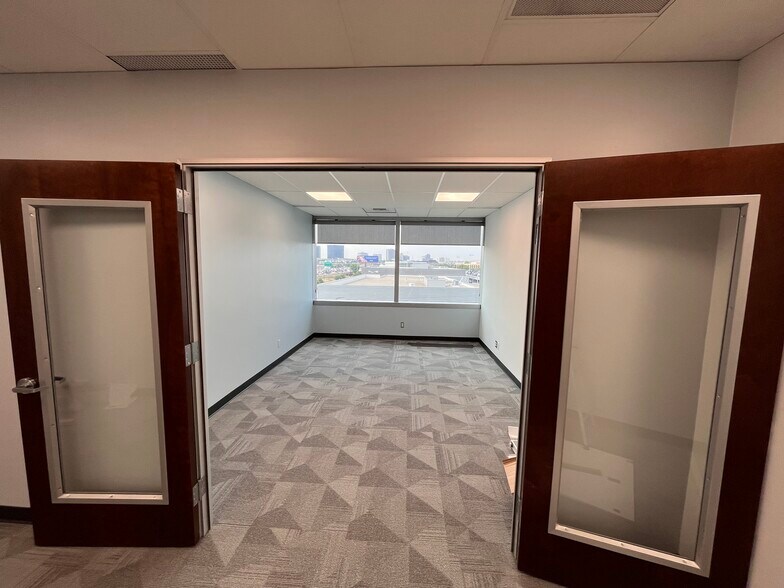 More Photos Of 11300 N Central Expy, Dallas Office For Lease