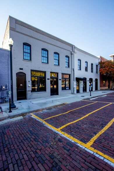 More Photos Of 1225-1229 Lincoln St, Columbia Freestanding For Lease