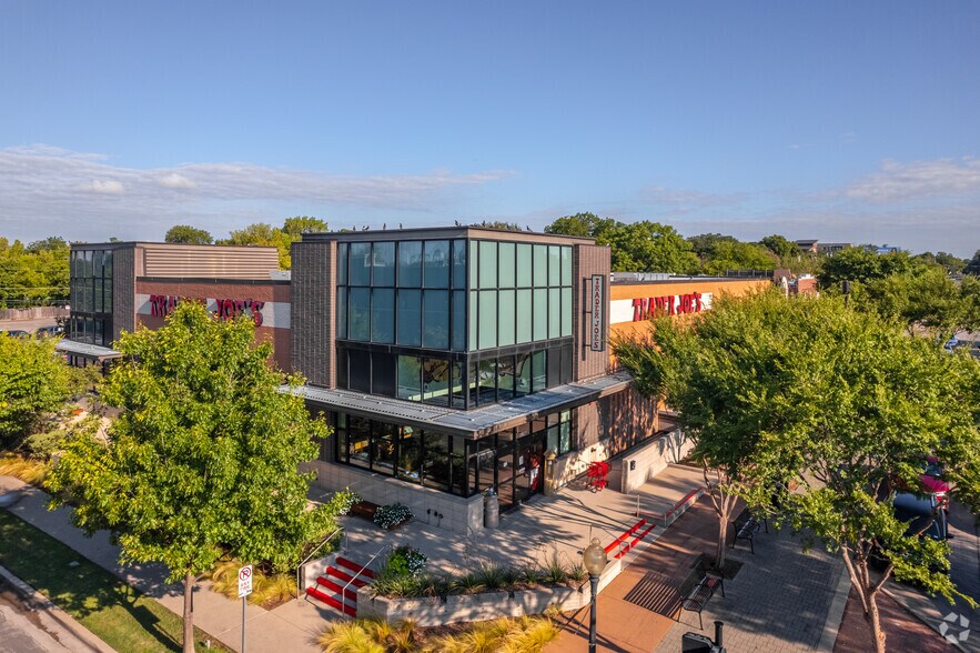 More Photos Of 4621 Ross Ave, Dallas Office For Lease