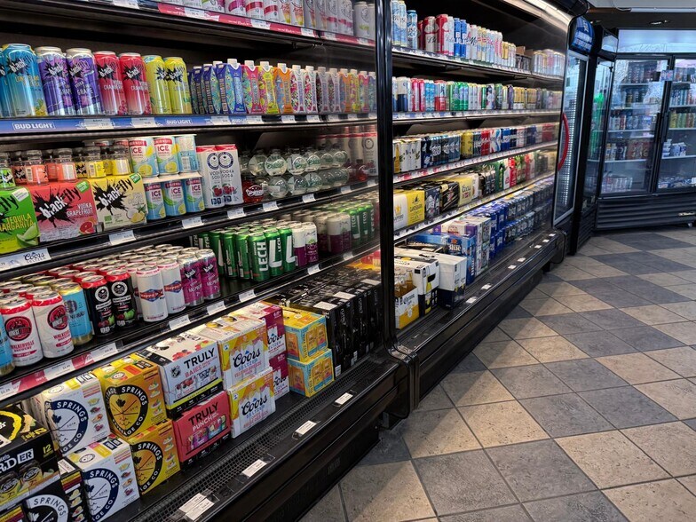 More Photos Of 404 St Clair St, Chatham-Kent General Retail For Sale
