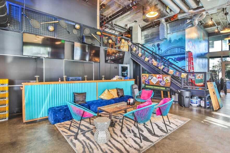 More Photos Of 1230 S Olive St, Los Angeles Apartments For Lease