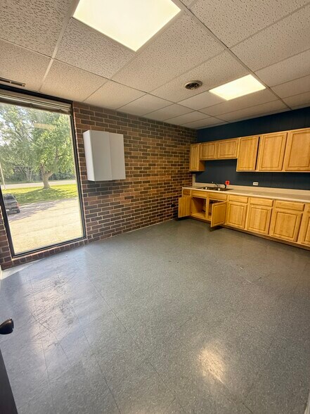 More Photos Of 7800 W College Dr, Palos Heights Office For Lease