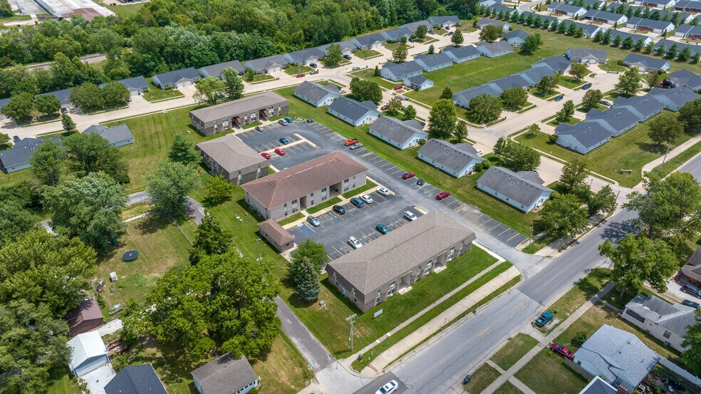 More Photos Of 1000 S Williams St, Moberly Apartments For Sale