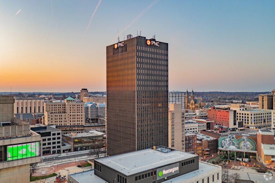 Primary Photo Of 1 Cascade Plz, Akron Office For Lease