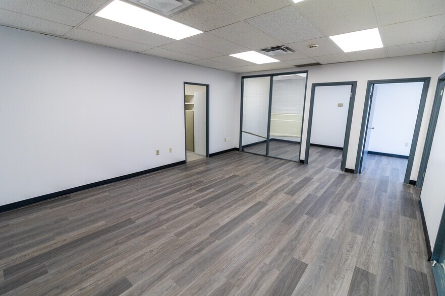 More Photos Of 3501 23rd St NE, Calgary Warehouse For Lease